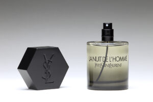 Photo publicitaire parfum Photographe pour professionnel packshot Héricourt Haute-Saône