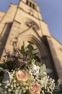 Bouquet de la mariée créé par la fleuriste Amour de Jasmin à Héricourt image réalisée par VNOEL Images & Emotions photographe mariage à Héricourt en Haute-Saône