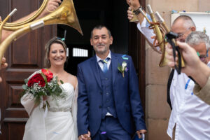 Couple jeunes mariés photographe mariage en Haute-Saône